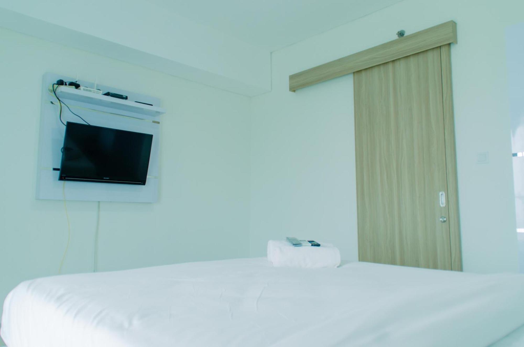 Elegant 1Br Without Living Room At Bintaro Embarcadero Suites Apartment By Travelio Tangerang Exterior photo